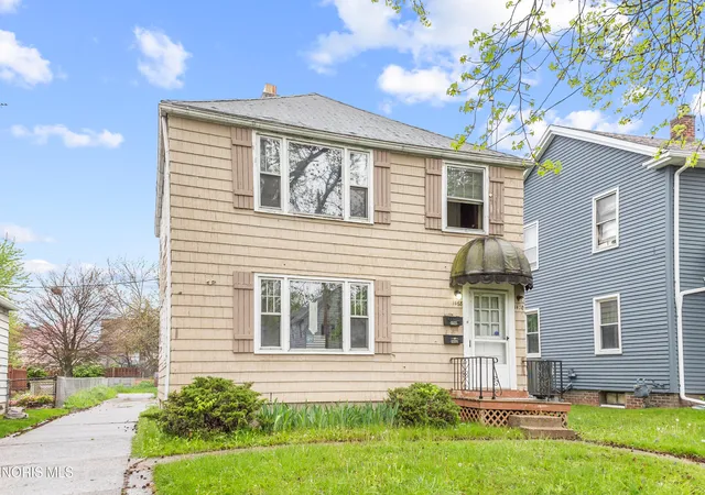 Photo 2 of House for sale at 1468 Eleanor Ave, Toledo, OH 43612 | MLS# 10012968 | Listing updated on 2026-09-04