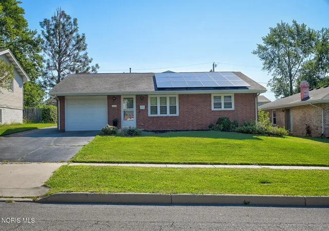 Photo 2 of Single family home for sale at 2629 Greenacre Dr, Findlay, OH 45840 | MLS# 10013014 | Listing updated on 2026-10-05