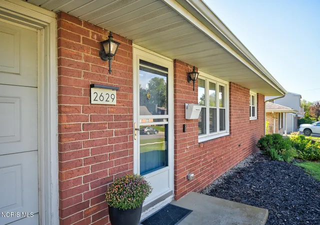 Photo 3 of Single family home for sale at 2629 Greenacre Dr, Findlay, OH 45840 | MLS# 10013014 | Listing updated on 2026-10-05