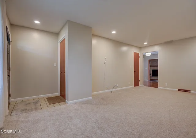 Photo 3 of Single family home for sale at 2629 Greenacre Dr, Findlay, OH 45840 | MLS# 10013014 | Listing updated on 2026-10-05