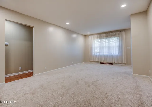 Photo 4 of Single family home for sale at 2629 Greenacre Dr, Findlay, OH 45840 | MLS# 10013014 | Listing updated on 2026-10-05