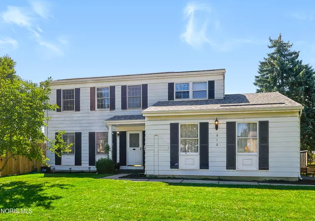 Photo 2 of Single family home for sale at 612 Dussel Dr, Maumee, OH 43537 | MLS# 10012943 | Listing updated on 2026-09-24