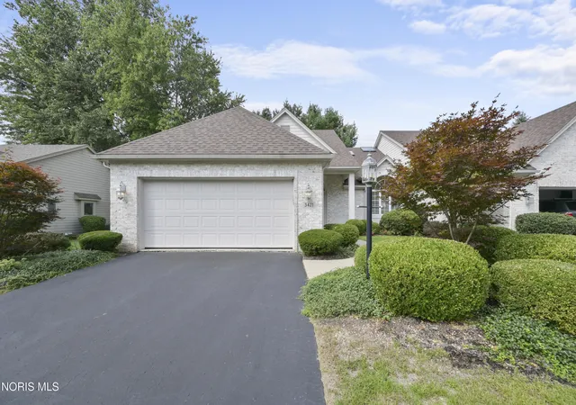 Photo 2 of Condo for sale at 3421 Amberwood Ln, Toledo, OH 43617 | MLS# 10012952 | Listing updated on 2026-09-12