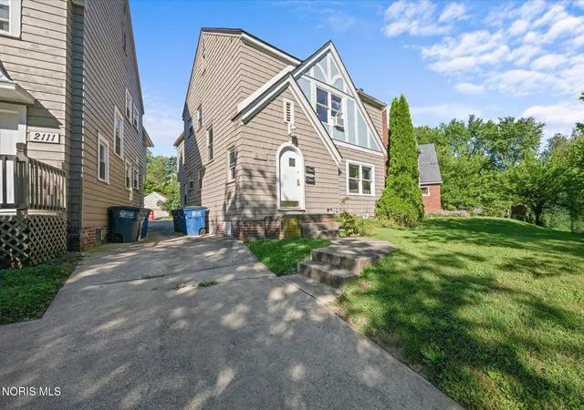 Photo 3 of Multi family home for sale at 2115 Kensington Rd, Toledo, OH 43607 | MLS# 10012946 | Listing updated on 2026-09-29