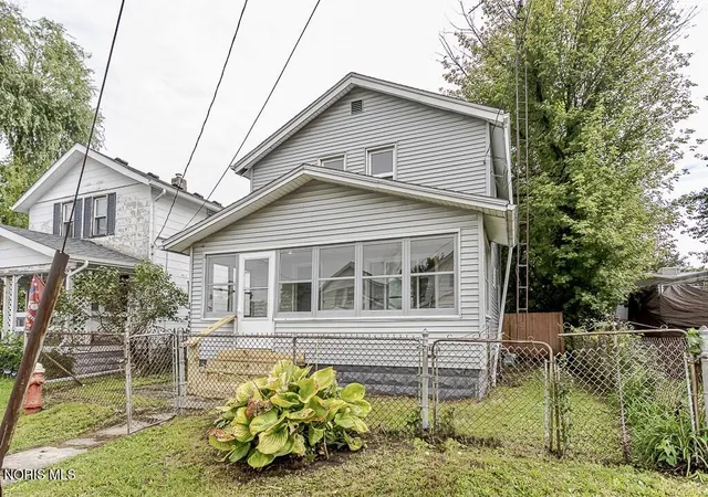 Photo 2 of Single family home for sale at 1722 Albert St, Toledo, OH 43605 | MLS# 10012950 | Listing updated on 2026-09-05