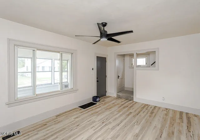 Photo 4 of Single family home for sale at 1722 Albert St, Toledo, OH 43605 | MLS# 10012950 | Listing updated on 2026-09-05