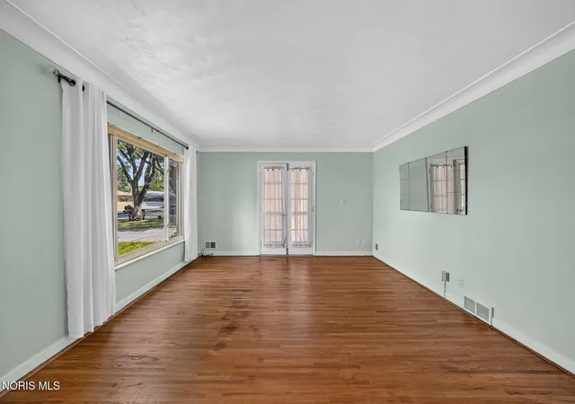 Photo 4 of Single family home for sale at 3145 Penrose Ave, Toledo, OH 43614 | MLS# 10013022 | Listing updated on 2026-09-11