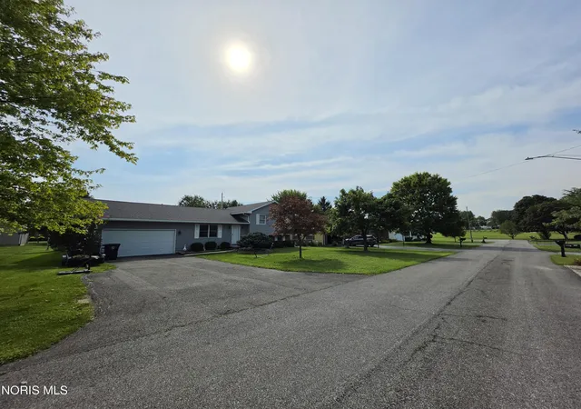 Photo 2 of Single family home for sale at 723 Chestnut Dr, Upper Sandusky, OH 43351 | MLS# 10013012 | Listing updated on 2026-09-14