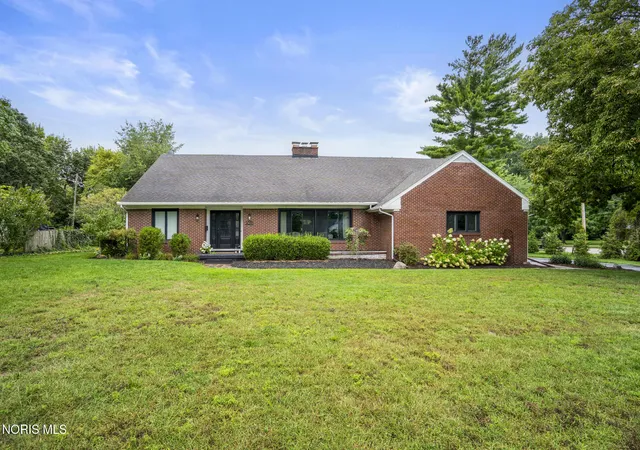 Photo 1 of Single family home for sale at 3033 Westchester Rd, Ottawa Hills, OH 43615 | MLS# 10013011 | Listing updated on 2026-09-11