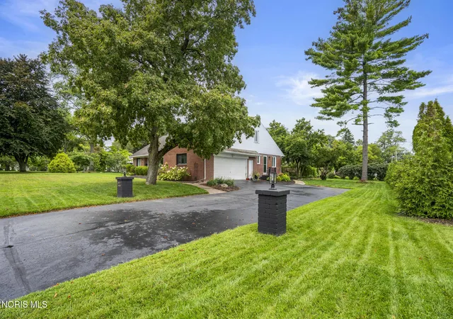 Photo 2 of Sale Pending at 3033 Westchester Rd, Ottawa Hills, OH 43615 | MLS# 10013011 | Listing updated on 2026-09-13