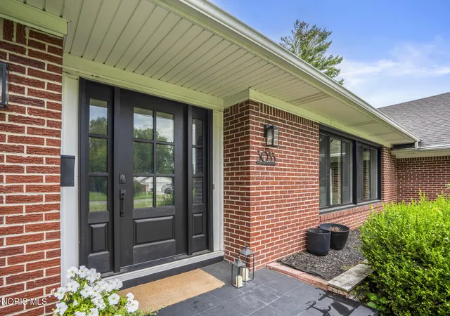 Photo 3 of Sale Pending at 3033 Westchester Rd, Ottawa Hills, OH 43615 | MLS# 10013011 | Listing updated on 2026-09-13