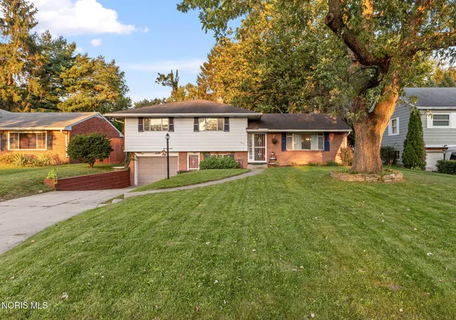 Photo 2 of Single family home for sale at 5436 Yermo Dr, Toledo, OH 43613 | MLS# 10013001 | Listing updated on 2026-09-20