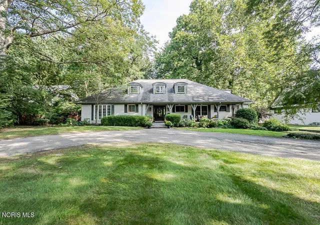 Photo 1 of Single family home for sale at 3610 W Bancroft St, Ottawa Hills, OH 43606 | MLS# 10012999 | Listing updated on 2026-09-13