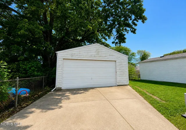 Photo 24 of Single family home for sale at 3141 Schneider Rd, Toledo, OH 43614 | MLS# 10012992 | Listing updated on 2026-09-11