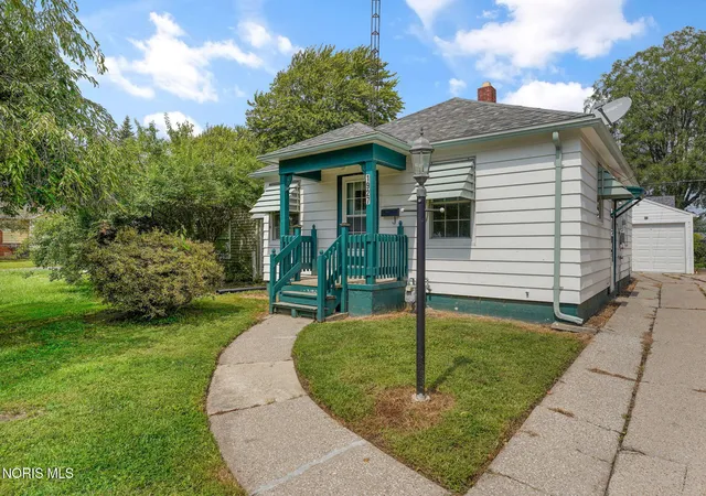 Photo 2 of Single family home for sale at 1927 Kelsey Ave, Toledo, OH 43605 | MLS# 10013246 | Listing updated on 2026-09-16