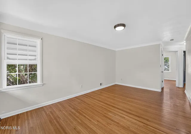 Photo 4 of Single family home for sale at 1927 Kelsey Ave, Toledo, OH 43605 | MLS# 10013246 | Listing updated on 2026-09-16
