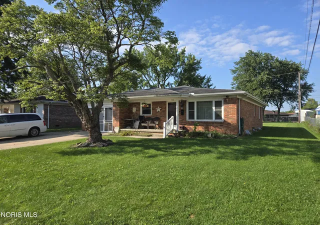 Photo 1 of Single family home for sale at 422 Indian Rd, Wauseon, OH 43567 | MLS# 10012965 | Listing updated on 2026-09-21
