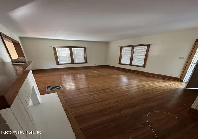 Photo 3 of House for sale at 455 Pasadena Blvd, Toledo, OH 43612 | MLS# 10013094 | Listing updated on 2026-09-15