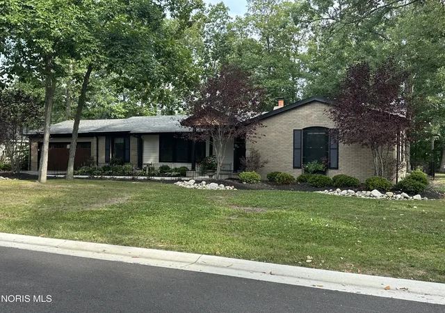 Photo 1 of Single family home for sale at 1901 Tanglewood Dr, Defiance, OH 43512 | MLS# 10012991 | Listing updated on 2026-09-08