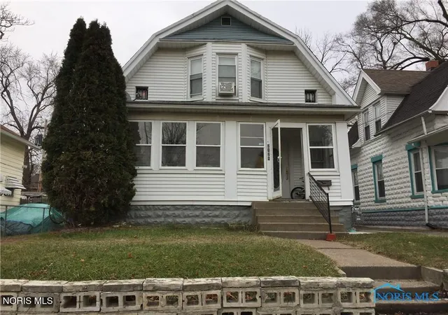 Photo 1 of Sale Pending at 2128 Miles Ave, Toledo, OH 43606 | MLS# 10012984 | Listing updated on 2026-09-21