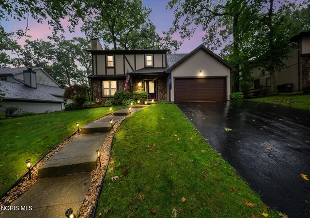 Photo 2 of Sale Pending at 6765 Hampsford Cir, Toledo, OH 43617 | MLS# 10013274 | Listing updated on 2026-09-22