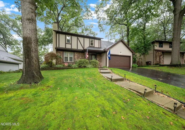 Photo 3 of Sale Pending at 6765 Hampsford Cir, Toledo, OH 43617 | MLS# 10013274 | Listing updated on 2026-09-22