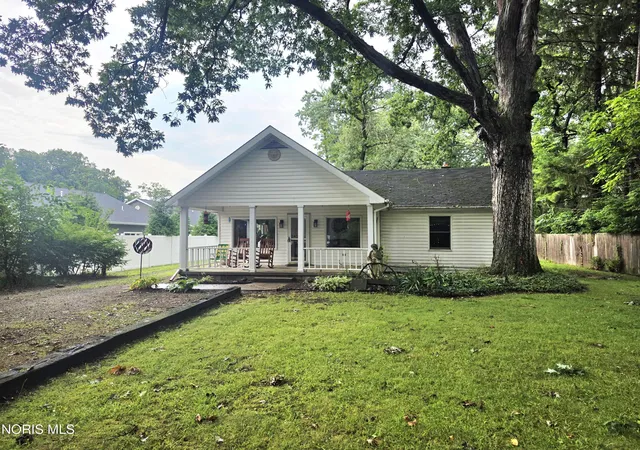 Photo 1 of Single family home for sale at 2911 Wilford Dr, Toledo, OH 43615 | MLS# 10012982 | Listing updated on 2026-09-04