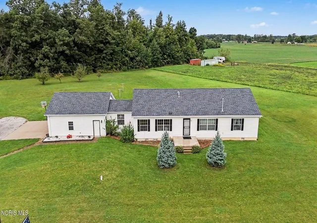Photo 3 of Single family home for sale at 17521 County Rd 11 50, Montpelier, OH 43543 | MLS# 10013036 | Listing updated on 2026-09-17