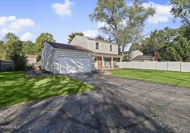 Photo 3 of Single family home for sale at 4837 Whiteford Rd, Toledo, OH 43623 | MLS# 10013317 | Listing updated on 2026-10-26