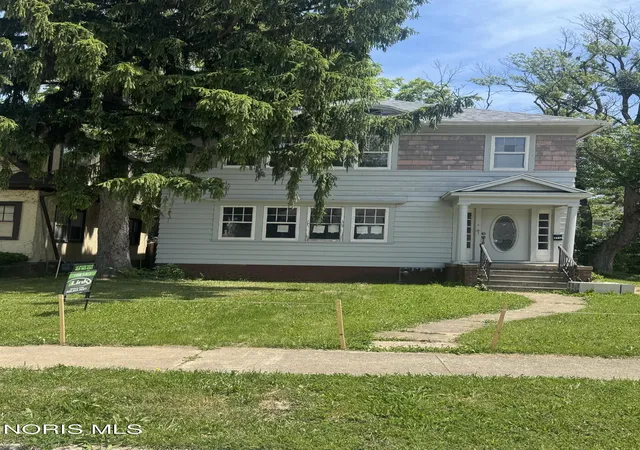 Multi family home for sale at 2712 Hoehler Dr, Toledo, OH 43606 | MLS# 10013015
