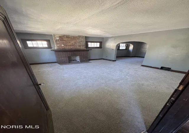 Photo 9 of Multi family home for sale at 2712 Hoehler Dr, Toledo, OH 43606 | MLS# 10013015 | Listing updated on 2026-10-06