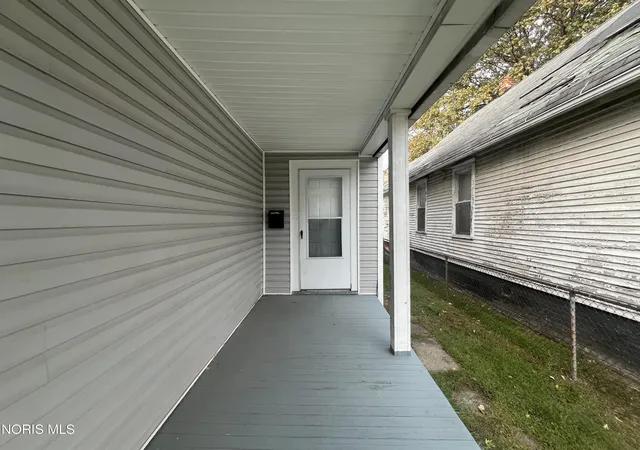 Photo 2 of Single family home for sale at 1390 W Woodruff Ave, Toledo, OH 43606 | MLS# 10015019 | Listing updated on 2026-10-22