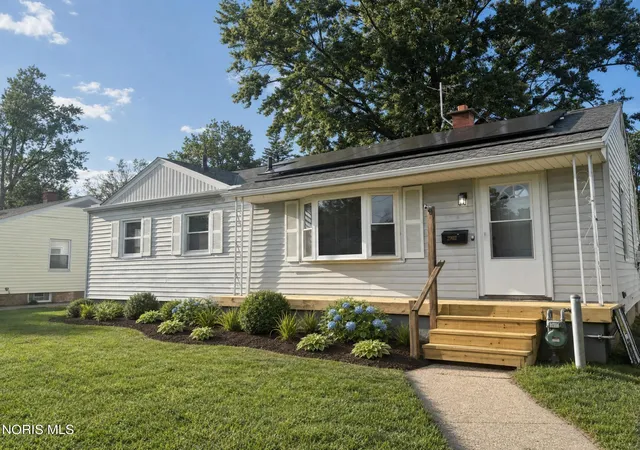 Photo 1 of Single family home for sale at 2902 Claredale Rd, Toledo, OH 43613 | MLS# 10013016 | Listing updated on 2026-09-12