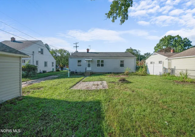 Photo 34 of Single family home for sale at 2902 Claredale Rd, Toledo, OH 43613 | MLS# 10013016 | Listing updated on 2026-09-12