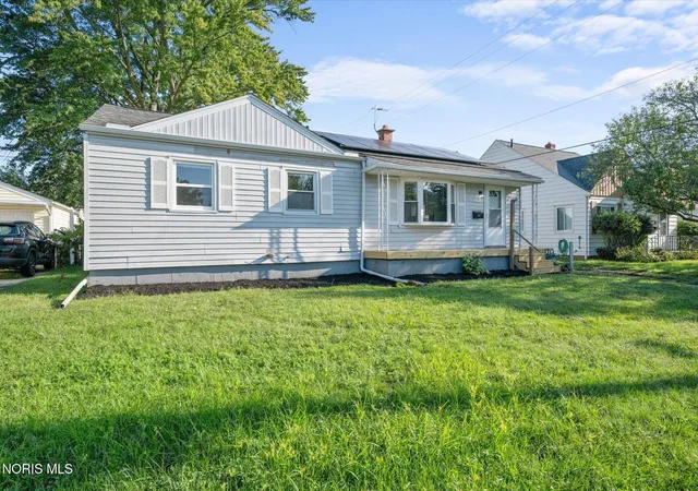 Photo 4 of Single family home for sale at 2902 Claredale Rd, Toledo, OH 43613 | MLS# 10013016 | Listing updated on 2026-09-12