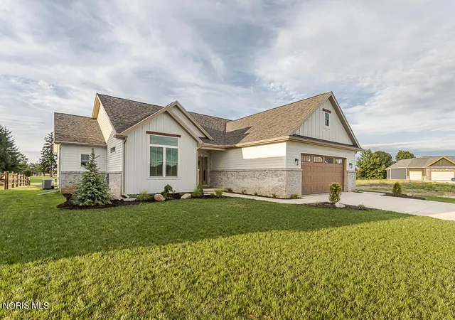 Photo 2 of Single family home for sale at 9024 Driftwood Ct, Sylvania, OH 43560 | MLS# 10013031 | Listing updated on 2026-09-05