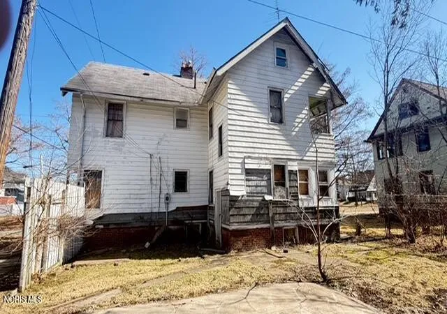Listing Photo 3 - Condo for sale in building located at 1817 Waite Ave, Toledo, OH 43606