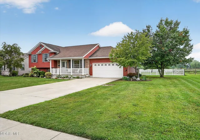 Photo 3 of Single family home for sale at 28705 Main St, Millbury, OH 43447 | MLS# 10013045 | Listing updated on 2026-09-14