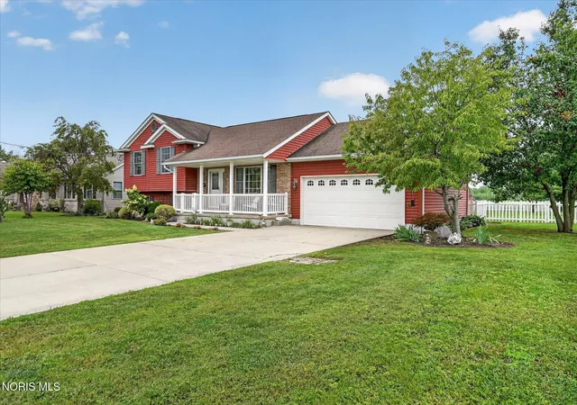 Photo 4 of Single family home for sale at 28705 Main St, Millbury, OH 43447 | MLS# 10013045 | Listing updated on 2026-09-14