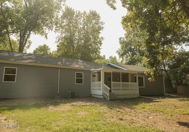 Photo 4 of Single family home for sale at 866 Summit St, Defiance, OH 43512 | MLS# 10013028 | Listing updated on 2026-09-13
