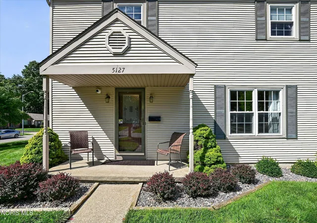 Photo 2 of Single family home for sale at 5127 Calyx Ln, Toledo, OH 43623 | MLS# 10013033 | Listing updated on 2026-09-11