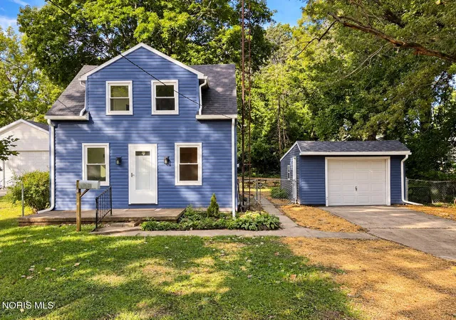 Single family home for sale at 5249 Clover Ln, Toledo, OH 43623 | MLS# 10013939