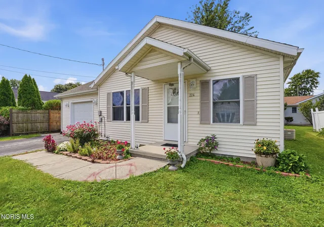 Photo 3 of Single family home for sale at 224 N Church St, Mc Comb, OH 45858 | MLS# 10013265 | Listing updated on 2026-10-04