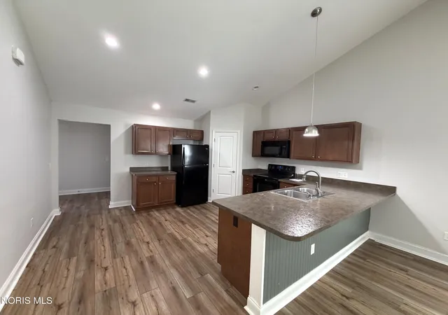 Photo 3 of Single family home for sale at 10634 River Oaks Dr, Perrysburg, OH 43551 | MLS# 10013228 | Listing updated on 2026-10-05