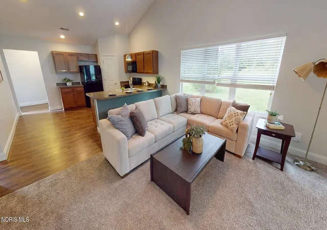 Photo 2 of Single family home for sale at 10610 River Oaks Dr, Perrysburg, OH 43551 | MLS# 10013191 | Listing updated on 2026-10-05
