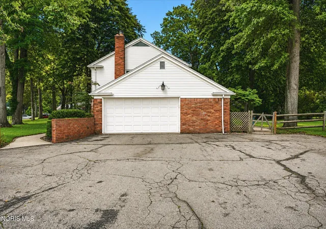 Photo 57 of Single family home for sale at 3220 Shakespeare Ln, Toledo, OH 43615 | MLS# 10013042 | Listing updated on 2026-09-11