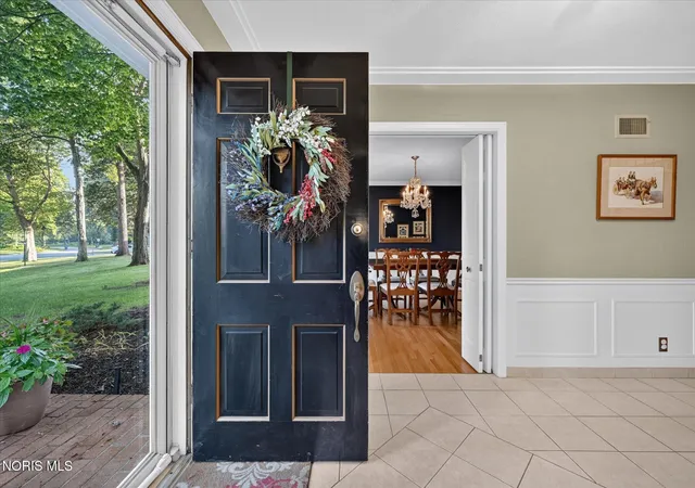 Photo 4 of Single family home for sale at 3220 Shakespeare Ln, Toledo, OH 43615 | MLS# 10013042 | Listing updated on 2026-09-11