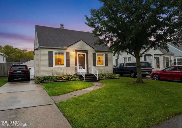 Photo 2 of Single family home for sale at 3133 Cragmoor Ave, Toledo, OH 43614 | MLS# 10014571 | Listing updated on 2026-10-16