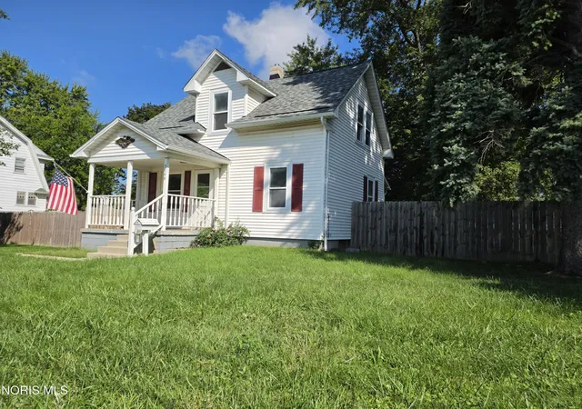 Photo 2 of Single family home for sale at 3148 Glanzman Rd, Toledo, OH 43614 | MLS# 10013043 | Listing updated on 2026-10-02