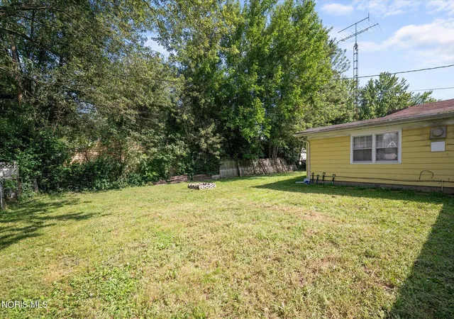 Photo 32 of Single family home for sale at 1924 Brancaster Rd, Toledo, OH 43615 | MLS# 10013062 | Listing updated on 2026-09-08